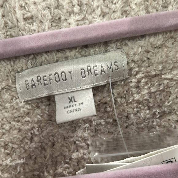 NWT! Barefoot Dreams Cardigan - Picture 7 of 10